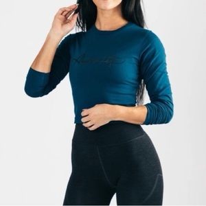 Alphalete Signature Top Size Small